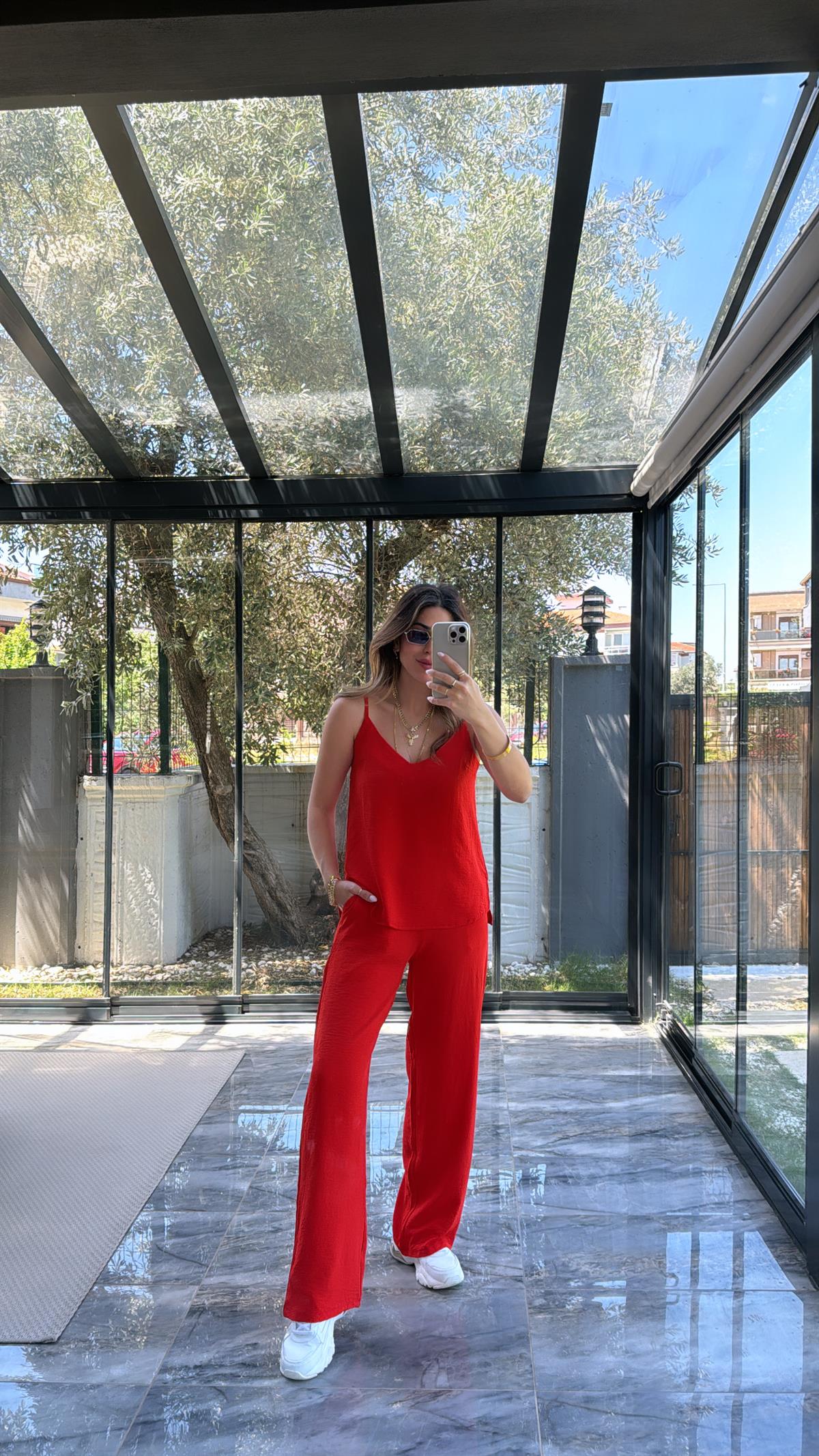 Kırmızı Askılı Tiril Takım