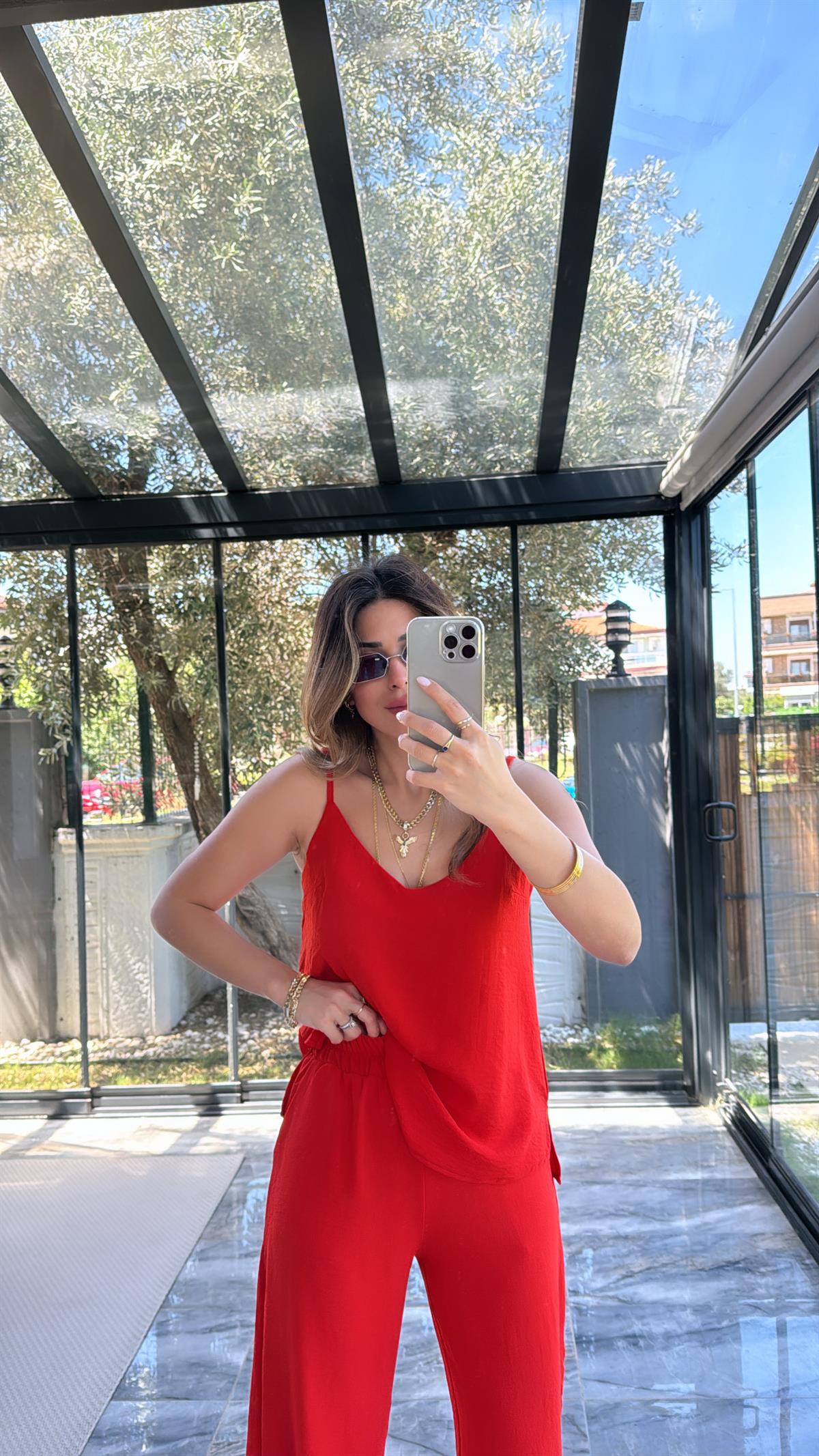 Kırmızı Askılı Tiril Takım