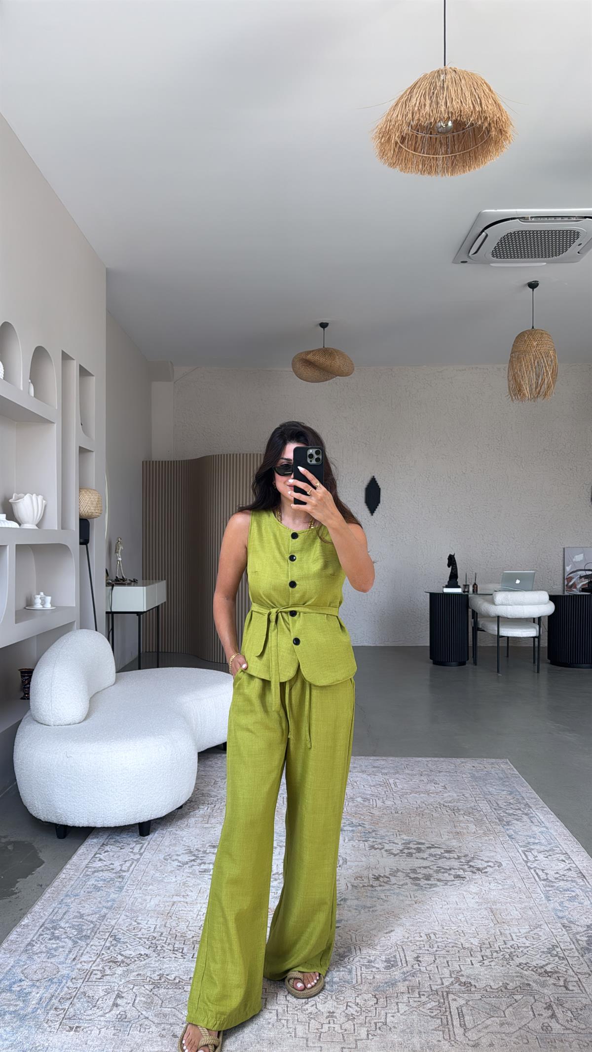 Olive Düğmeli Yelekli Takım