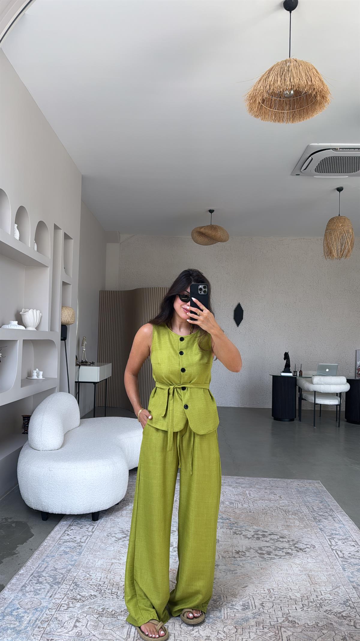 Olive Düğmeli Yelekli Takım