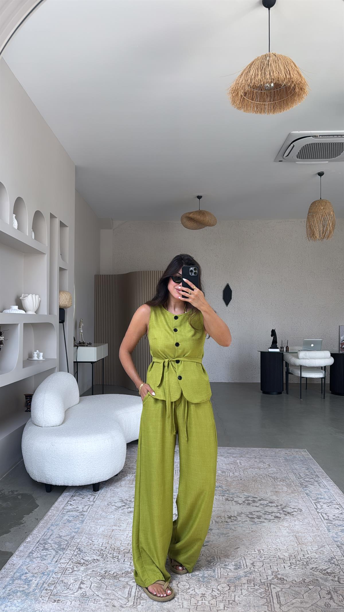 Olive Düğmeli Yelekli Takım