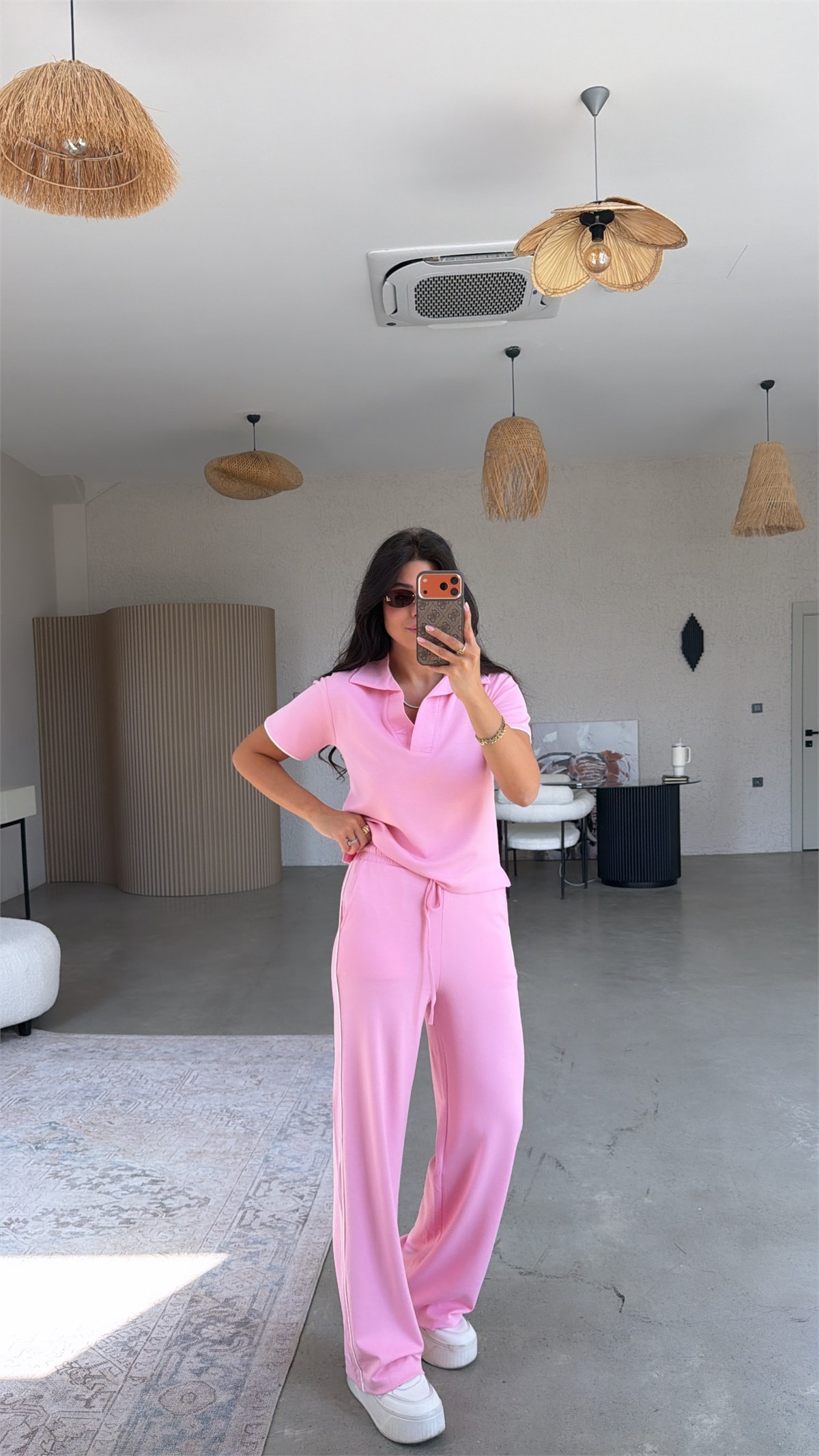 Pembe Biyeli Yakalı Takım