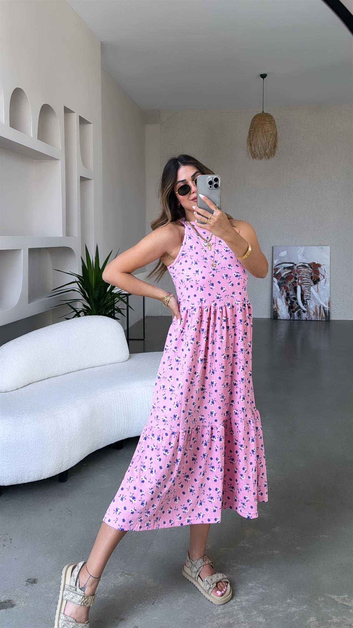 Pembe Çiçekli Desenli Halter Yaka Elbise