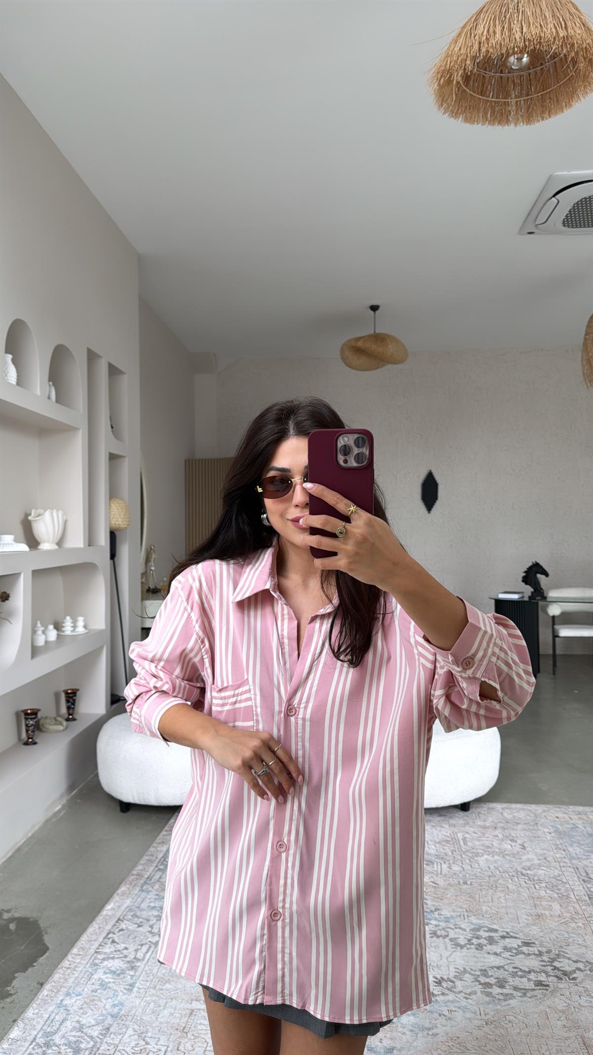 Pembe Çizgili Gömlek
