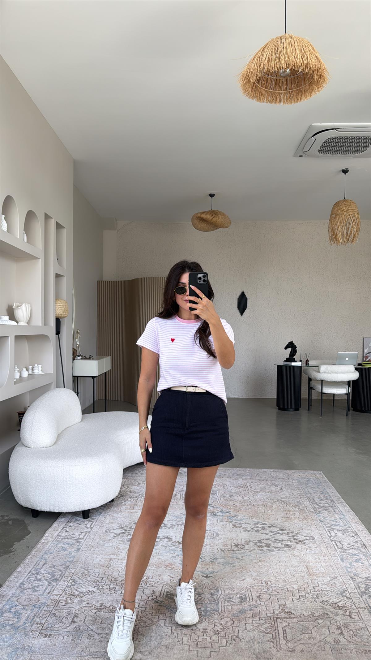 Pembe Çizgili Kalp Nakışlı Tshirt