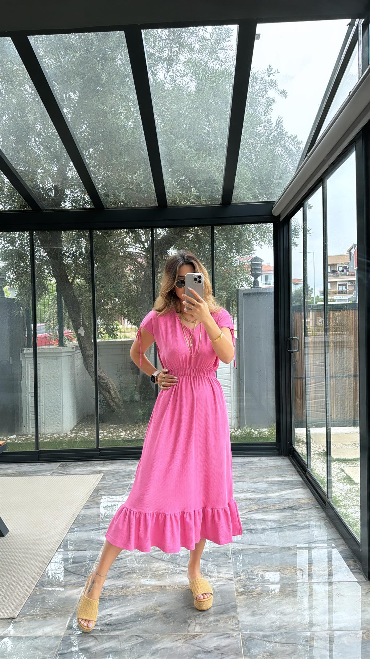 Pembe Omzu Büzgülü V Yaka Elbise
