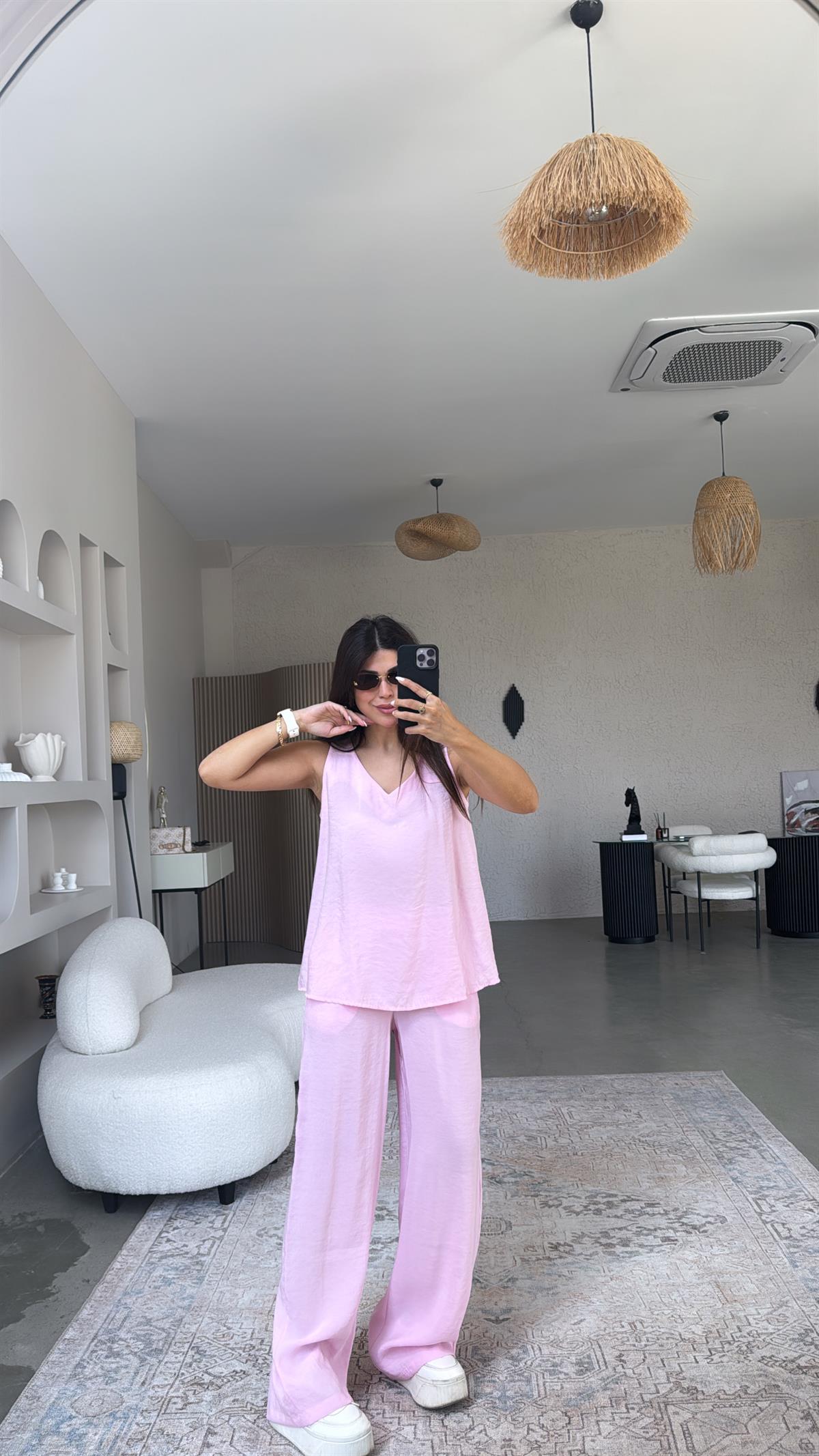 Pembe V Yaka Bol Paça Takım