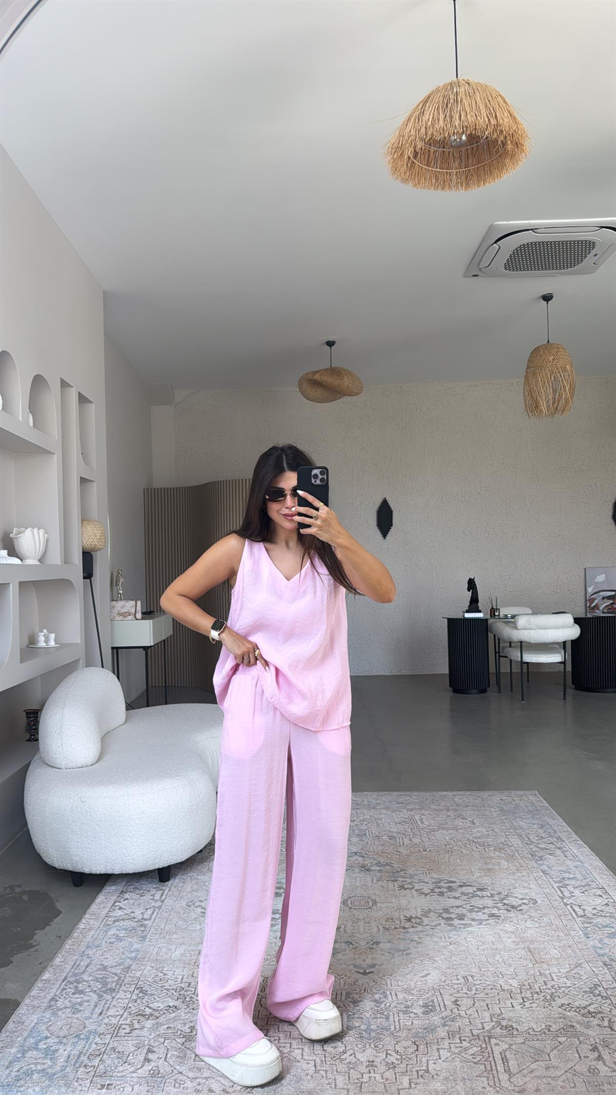 Pembe V Yaka Bol Paça Takım