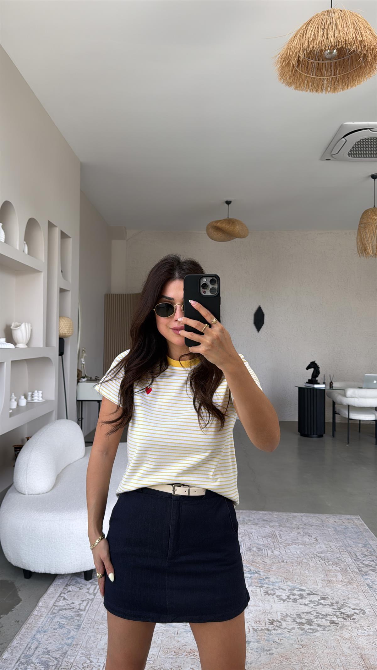 Sarı Çizgili Kalp Nakışlı Tshirt