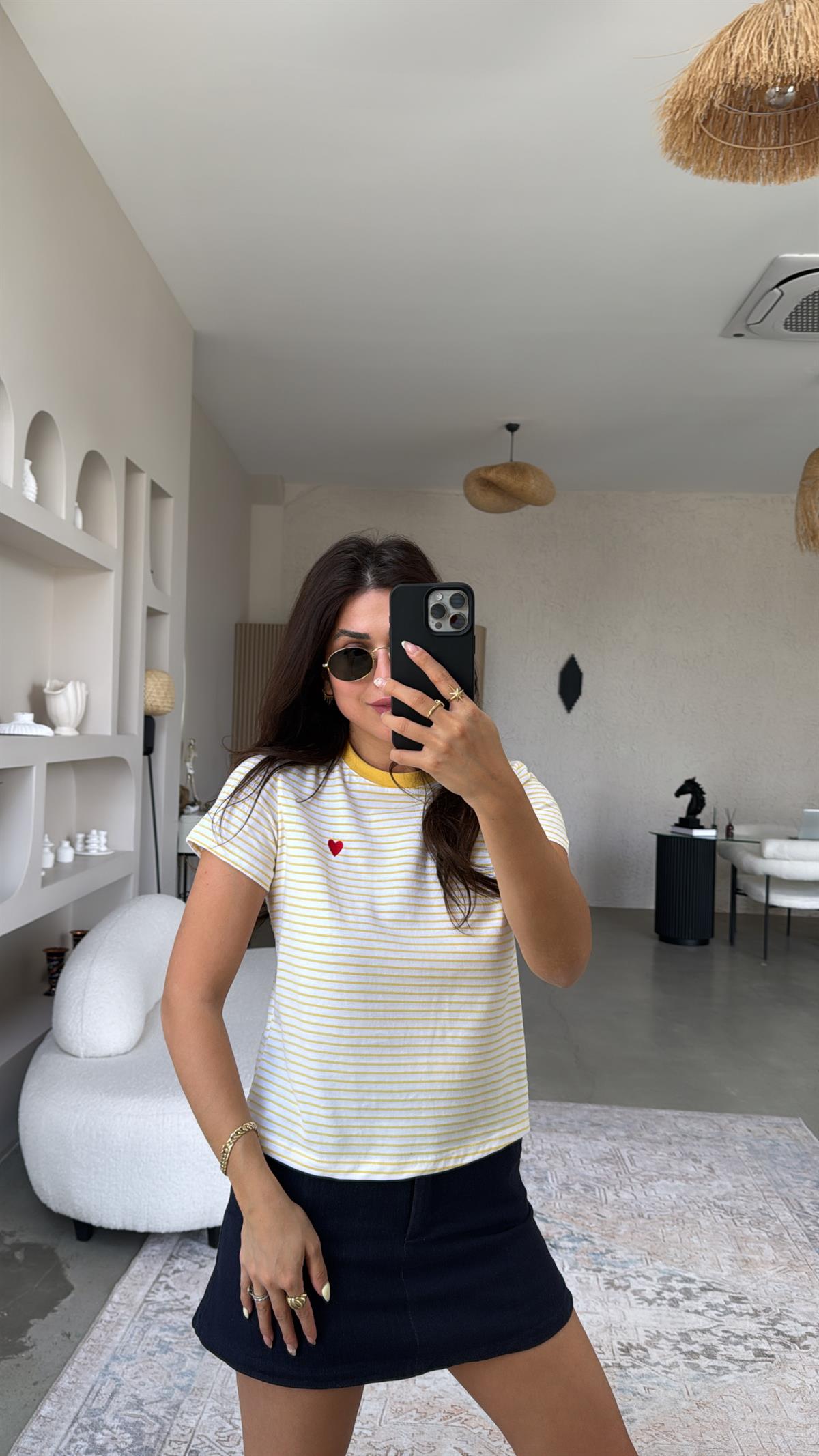 Sarı Çizgili Kalp Nakışlı Tshirt