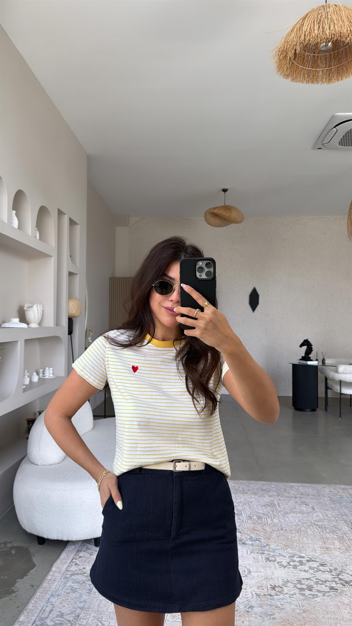 Sarı Çizgili Kalp Nakışlı Tshirt