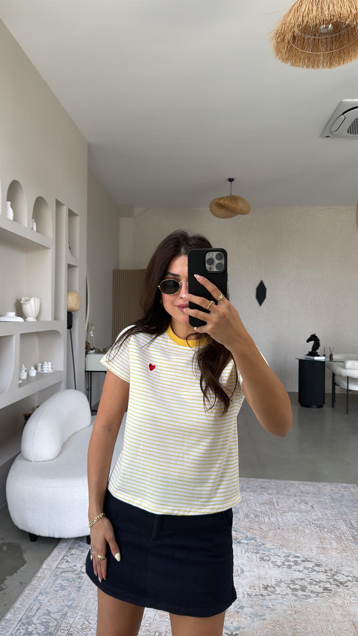 Sarı Çizgili Kalp Nakışlı Tshirt