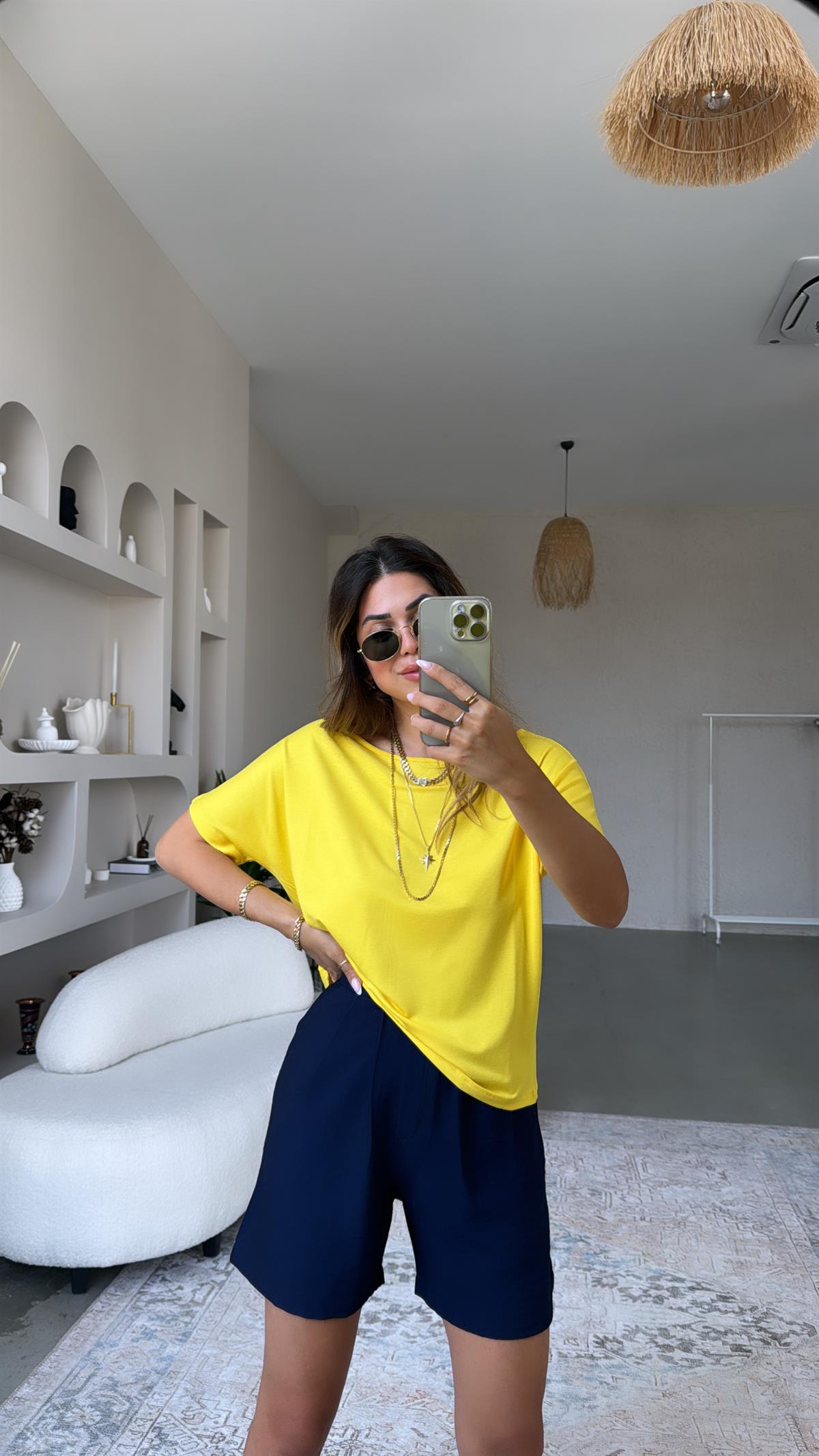 Sarı Kayık Yaka Pyr Tshirt