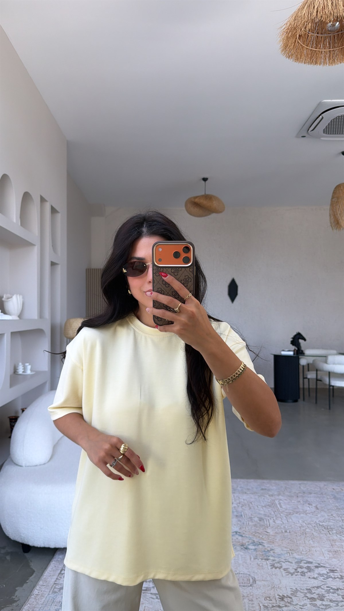 Sarı Yanı Minik Yırtmaçlı Oversize Modal Tshirt