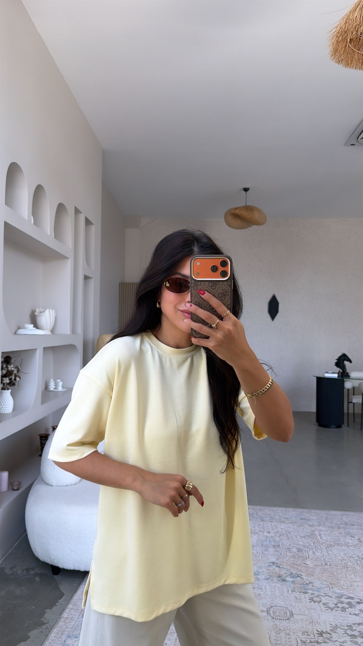 Sarı Yanı Minik Yırtmaçlı Oversize Modal Tshirt