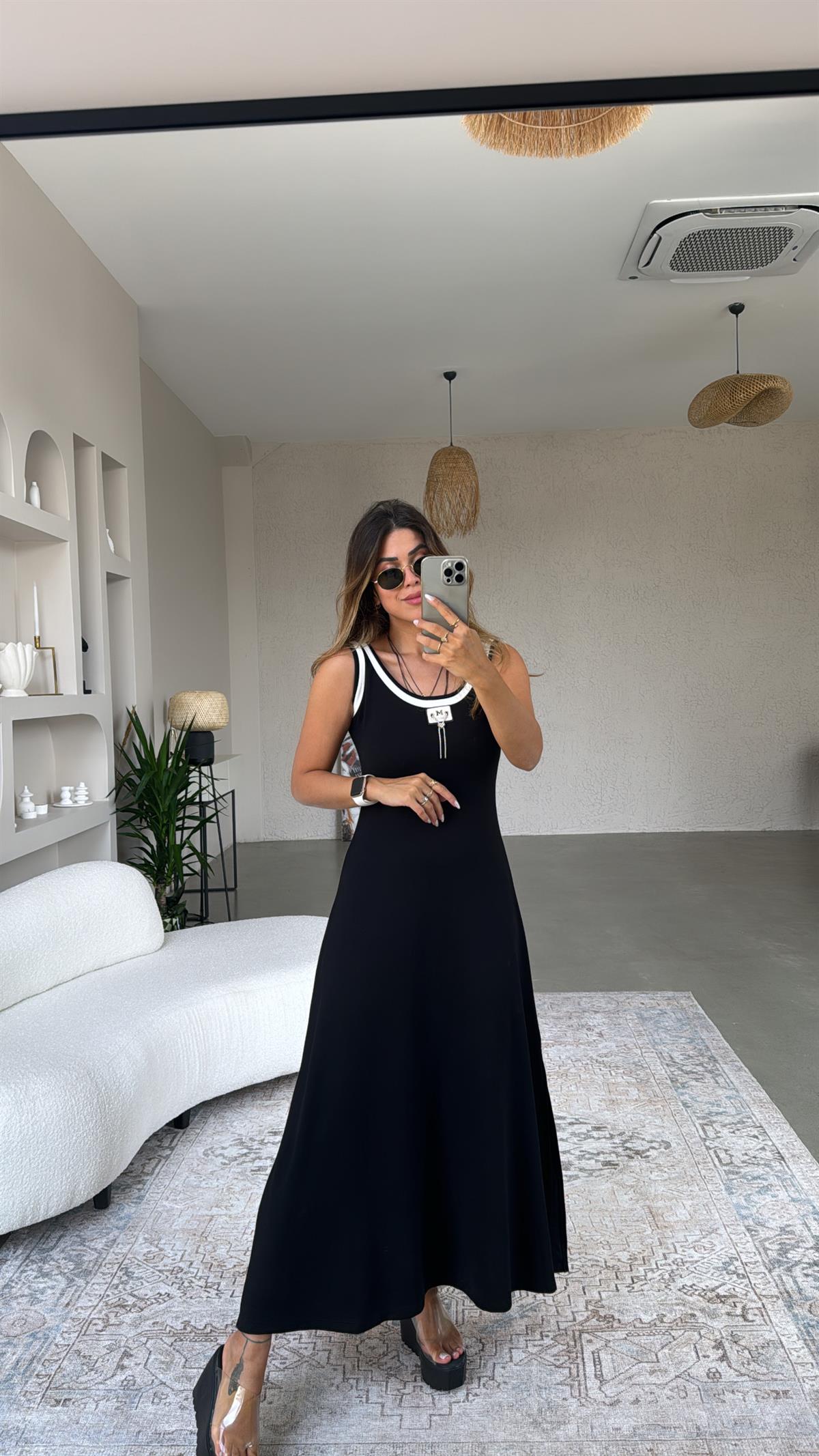 Siyah Aksesuar Detaylı Modal Elbise