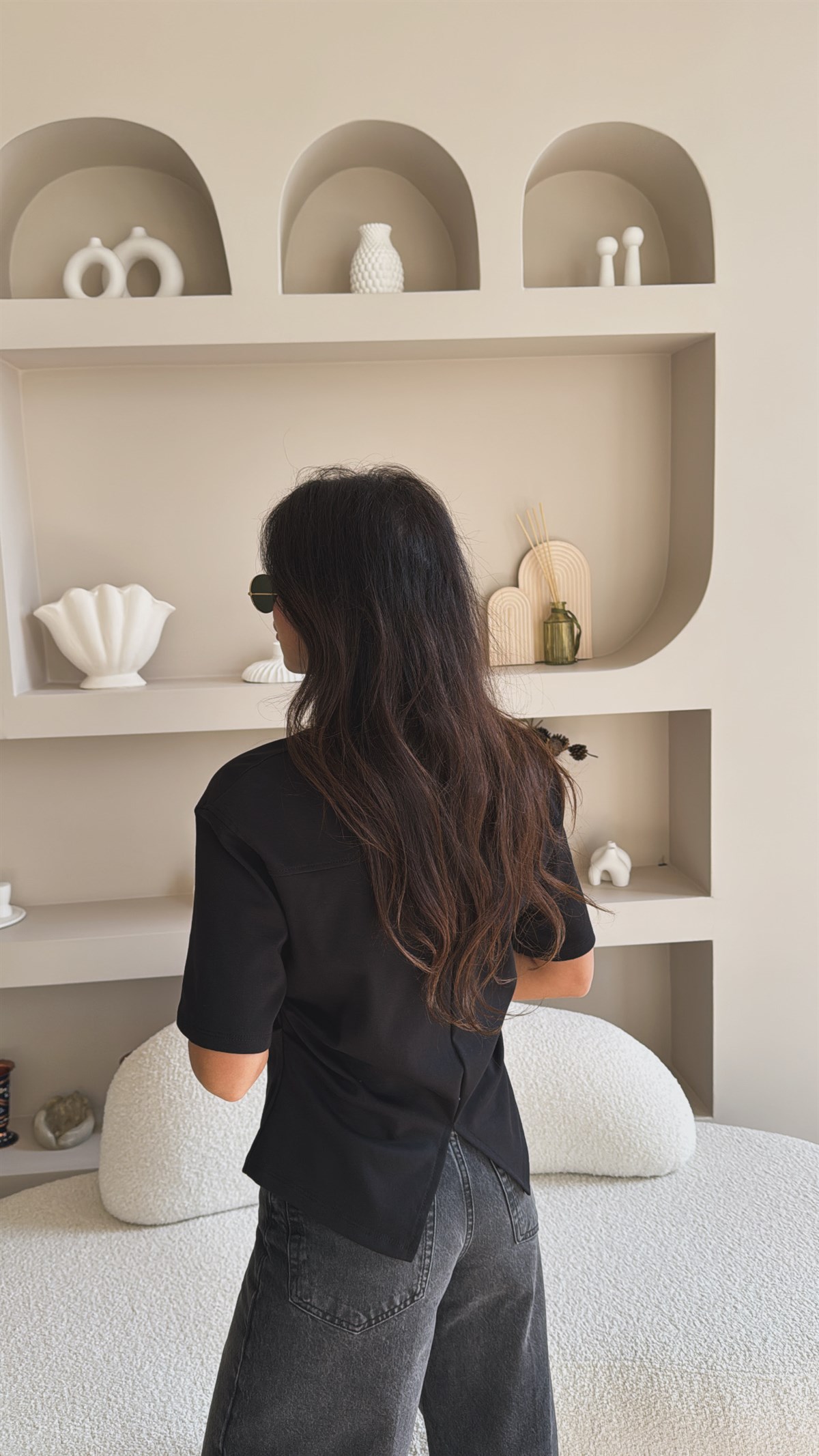 Siyah Arkası Yırtmaç Detaylı Tok Doku Pamuk Basic