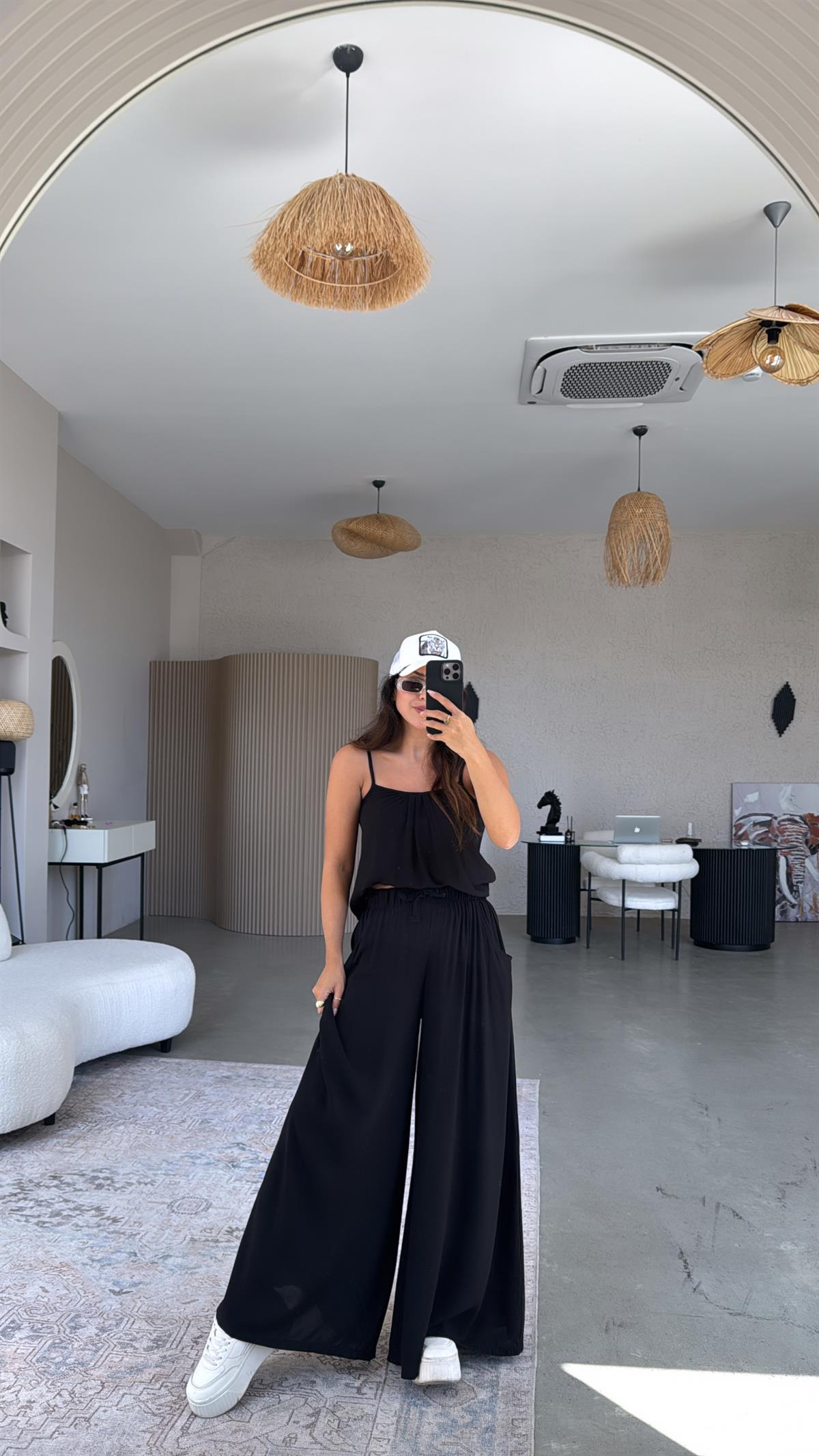 Siyah Askılı Bluz Salaş Pantolon Takım