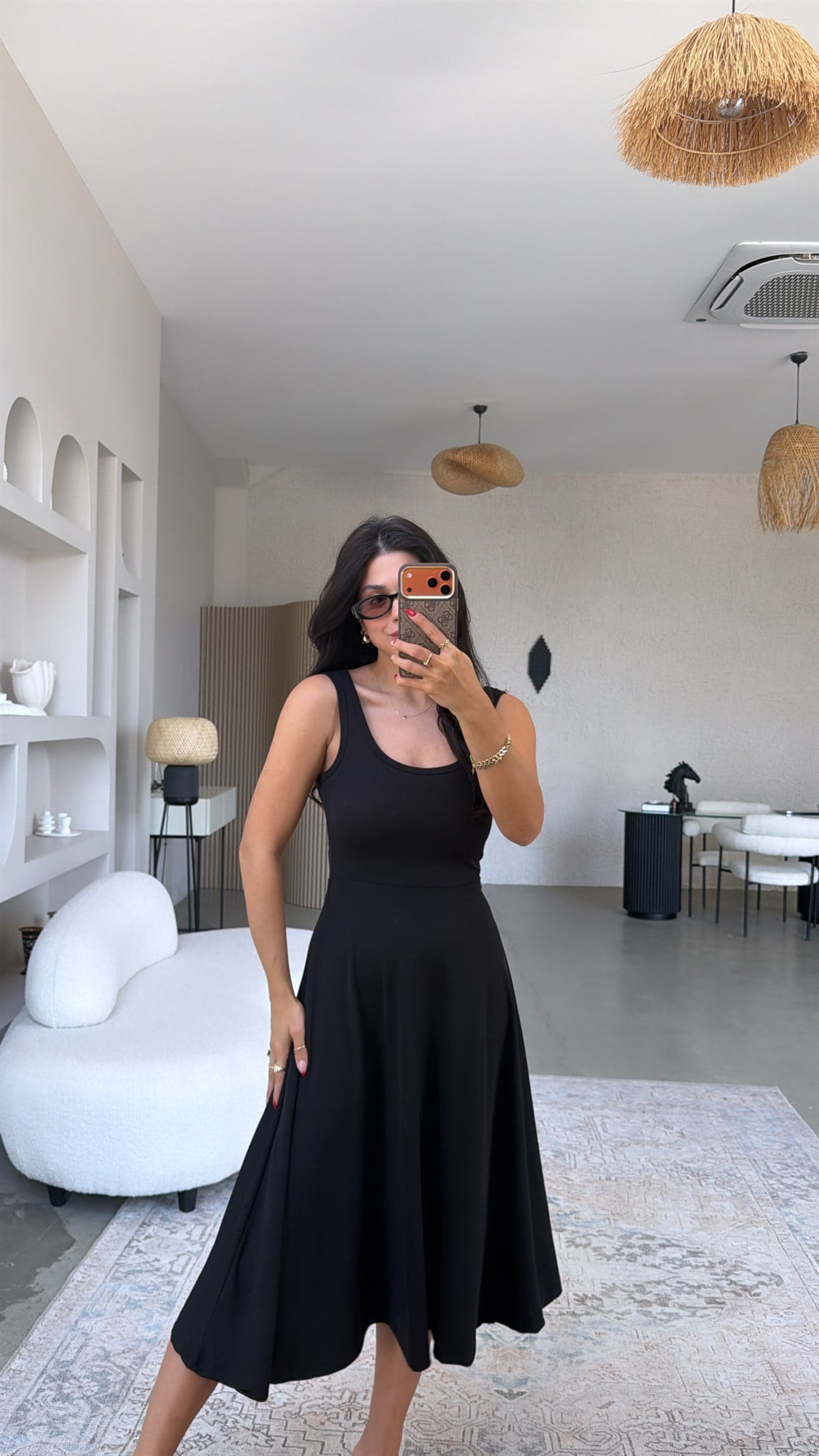 Siyah Askılı Kaşkorse Elbise