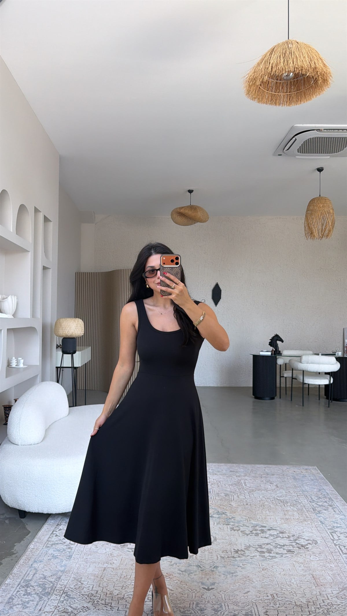 Siyah Askılı Kaşkorse Elbise