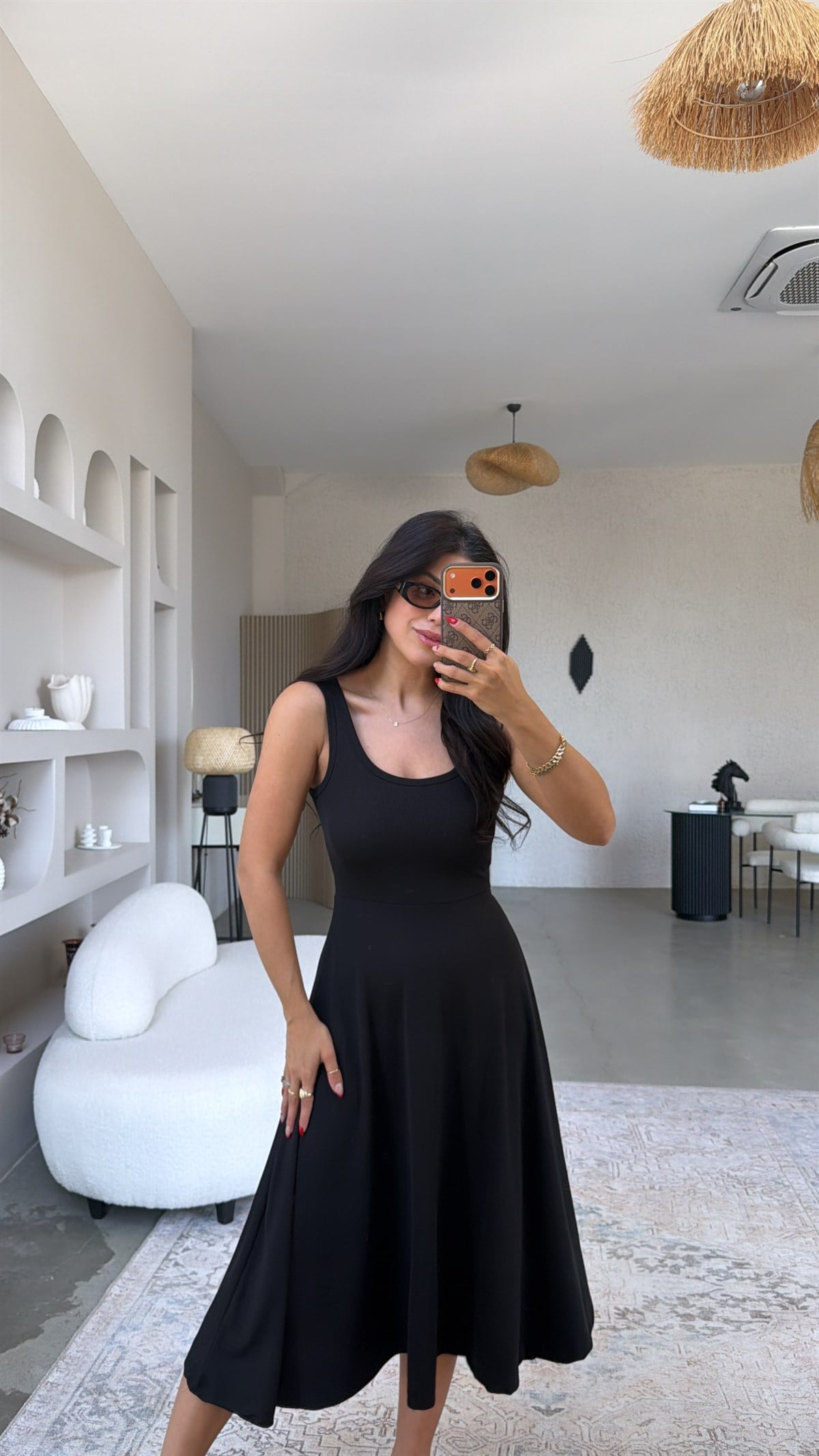 Siyah Askılı Kaşkorse Elbise