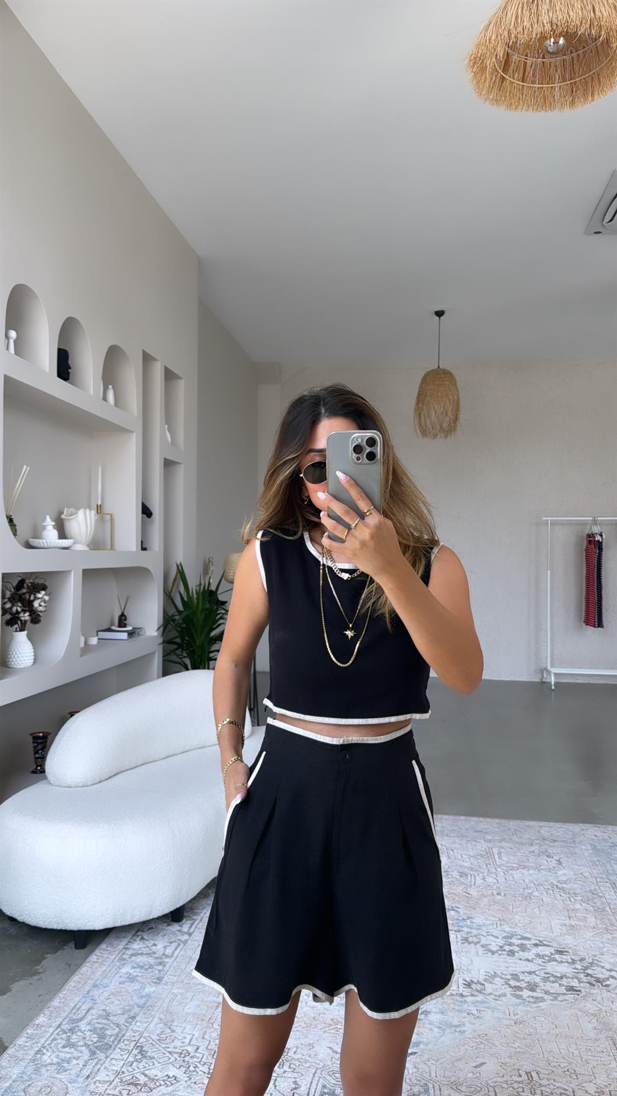 Siyah Bej Biyeli Keten Şortlu Takım