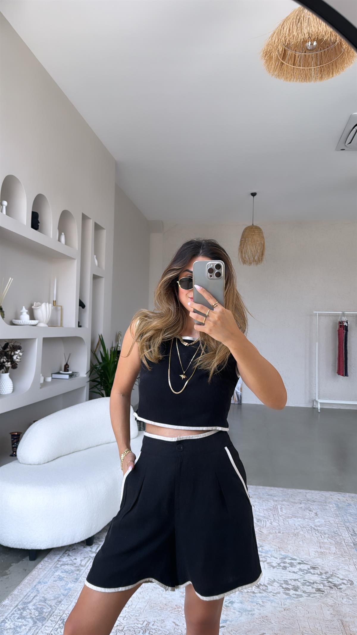 Siyah Bej Biyeli Keten Şortlu Takım