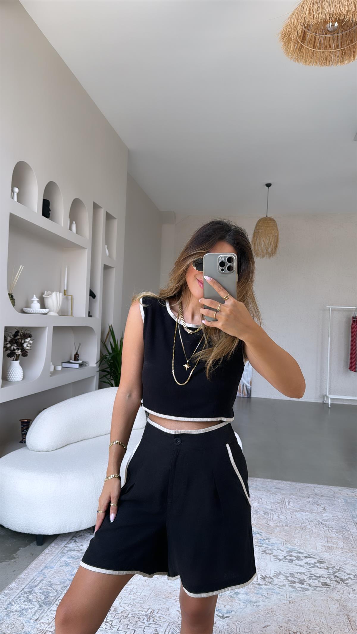 Siyah Bej Biyeli Keten Şortlu Takım