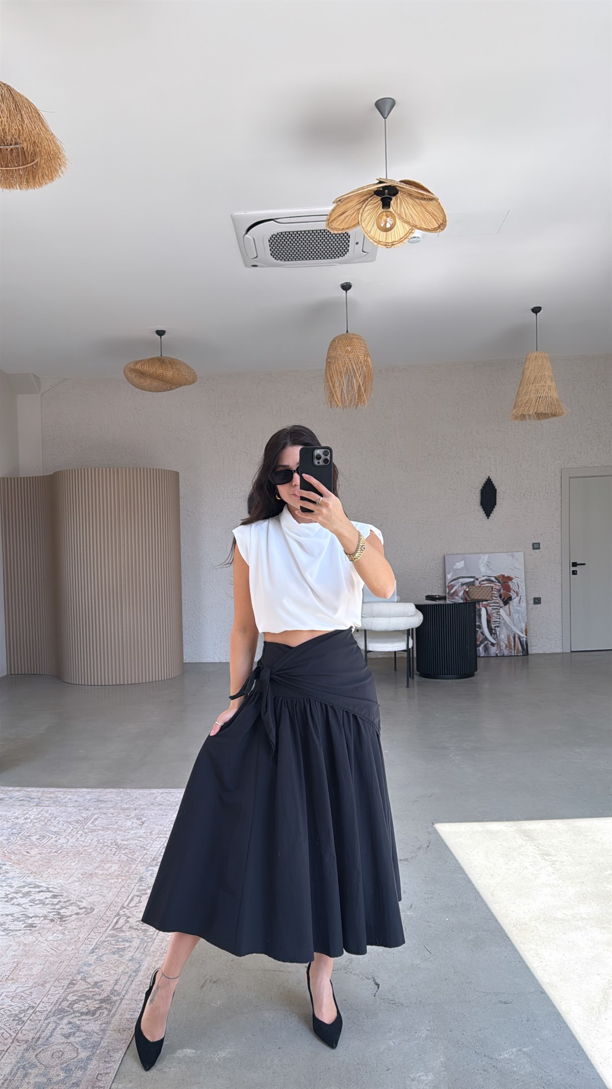 Siyah Beli Üçgen Kuşak Detaylı Poplin Etek