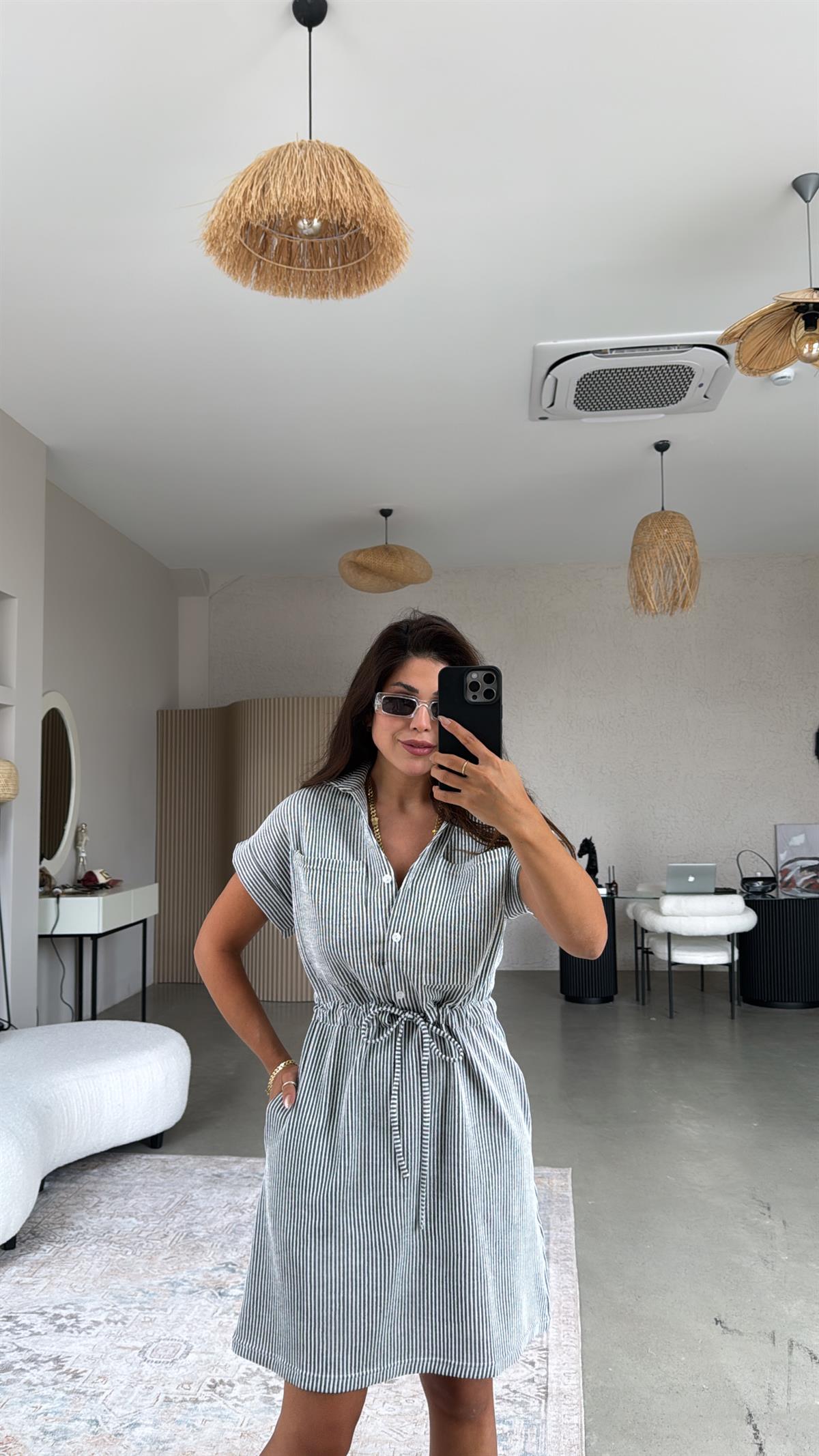 Siyah Beyaz Çizgili Beli Kuşaklı Rahat Elbise