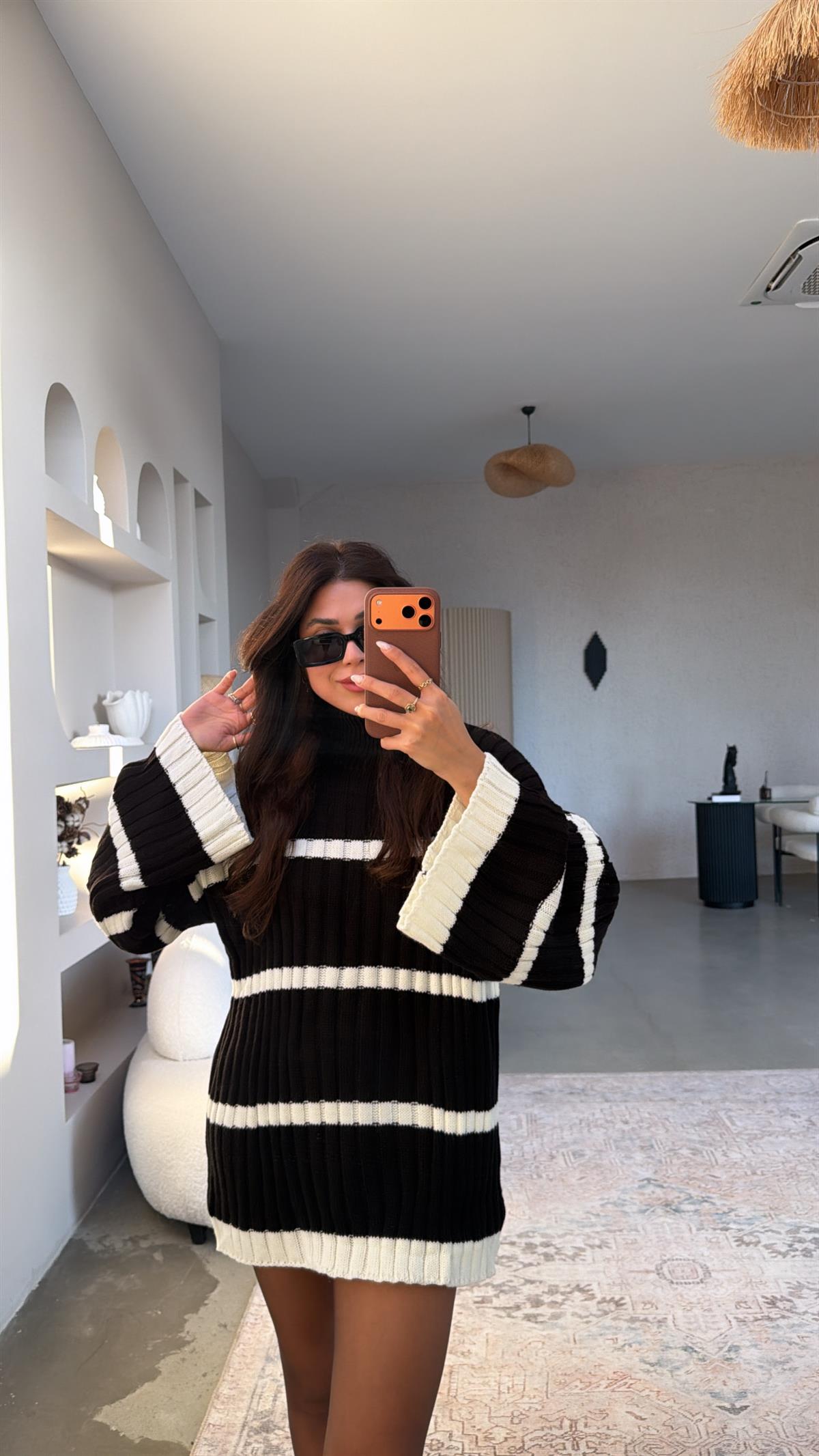 Siyah Beyaz Çizgili Boğazlı Oversize Kazak