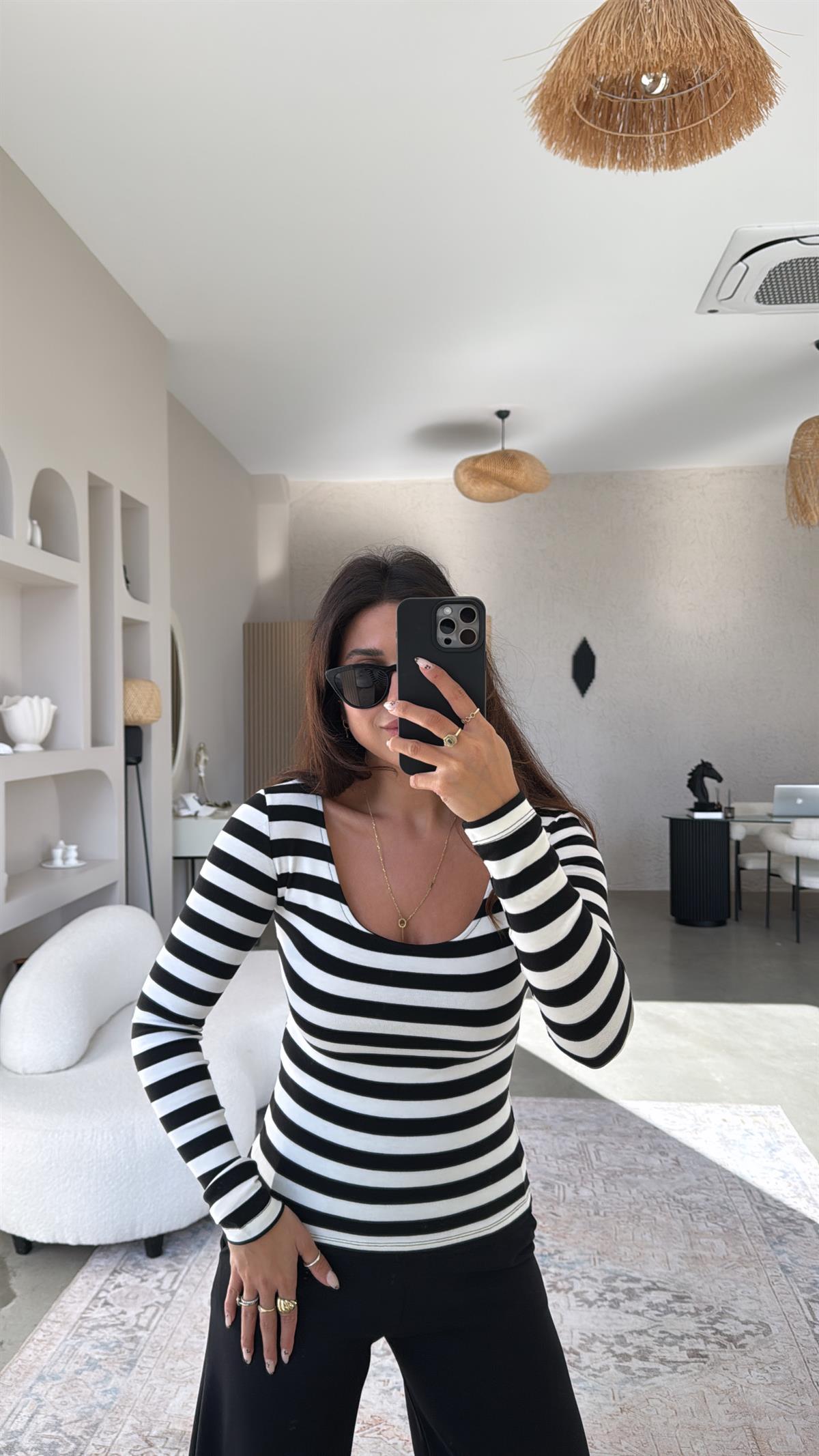 Siyah Beyaz Çizgili Oval Yaka Uzun Kollu Ribana Basic