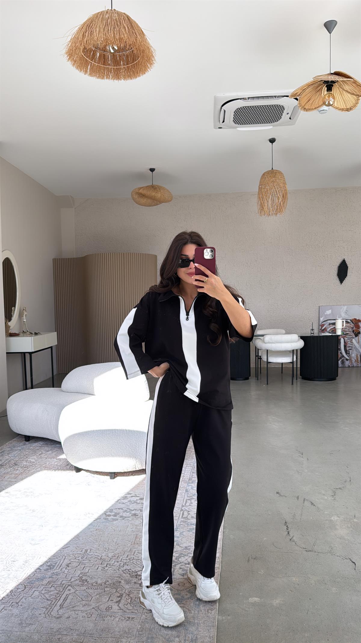 Siyah Beyaz Şerit Detaylı Eşofman Takımı