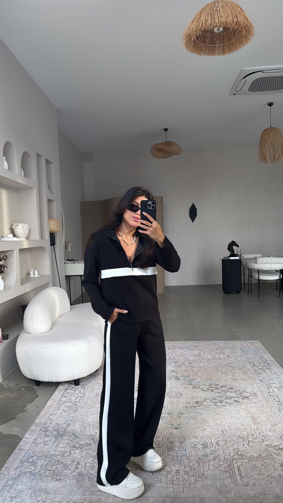 Siyah Beyaz Şeritli Ntw Takım