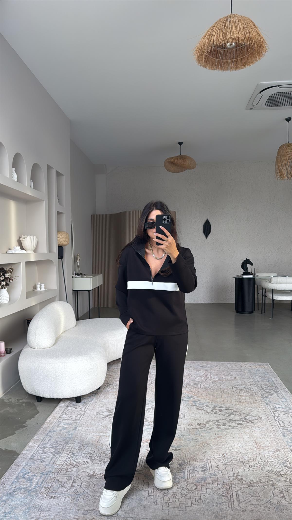 Siyah Beyaz Şeritli Ntw Takım