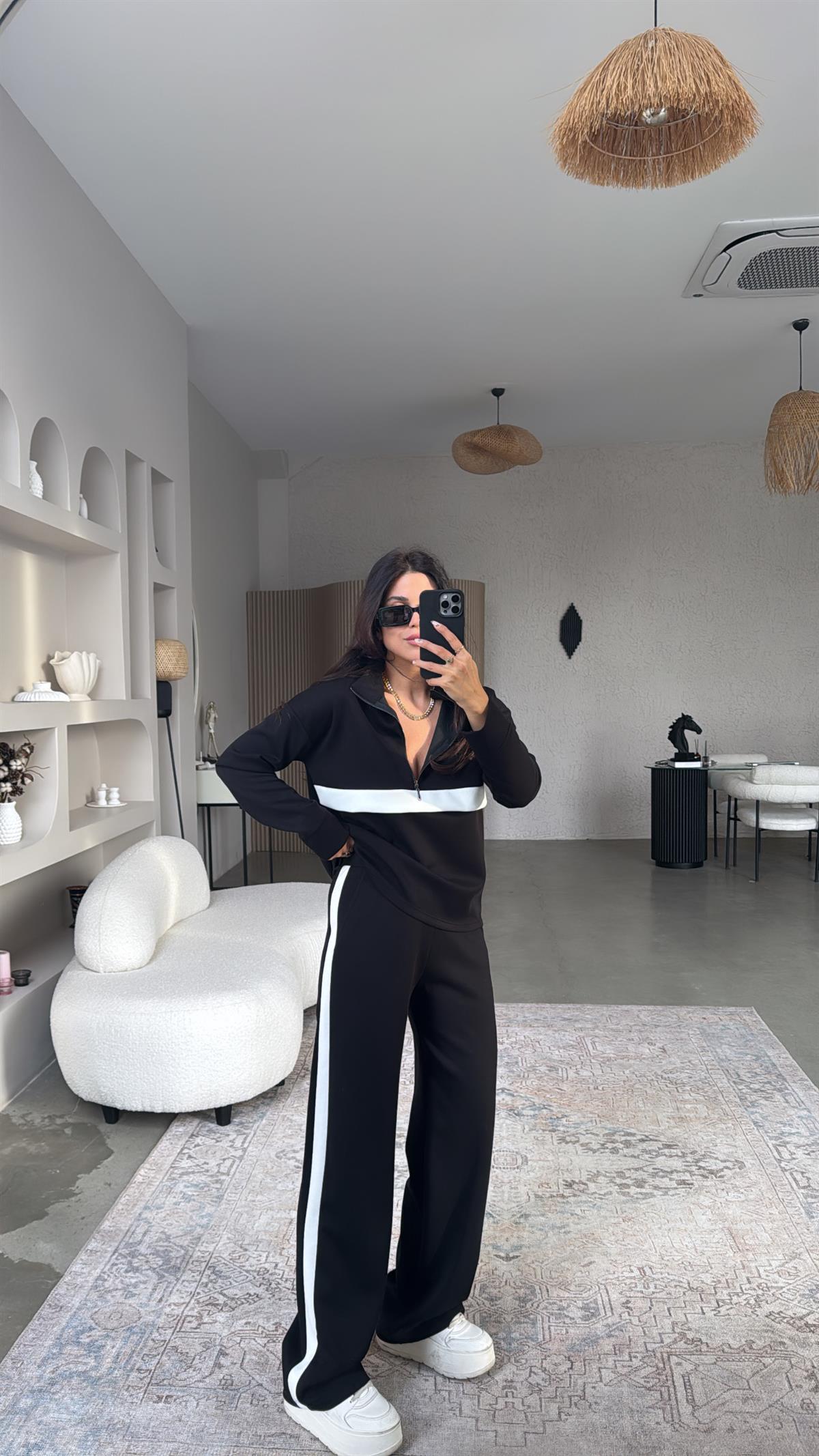 Siyah Beyaz Şeritli Ntw Takım