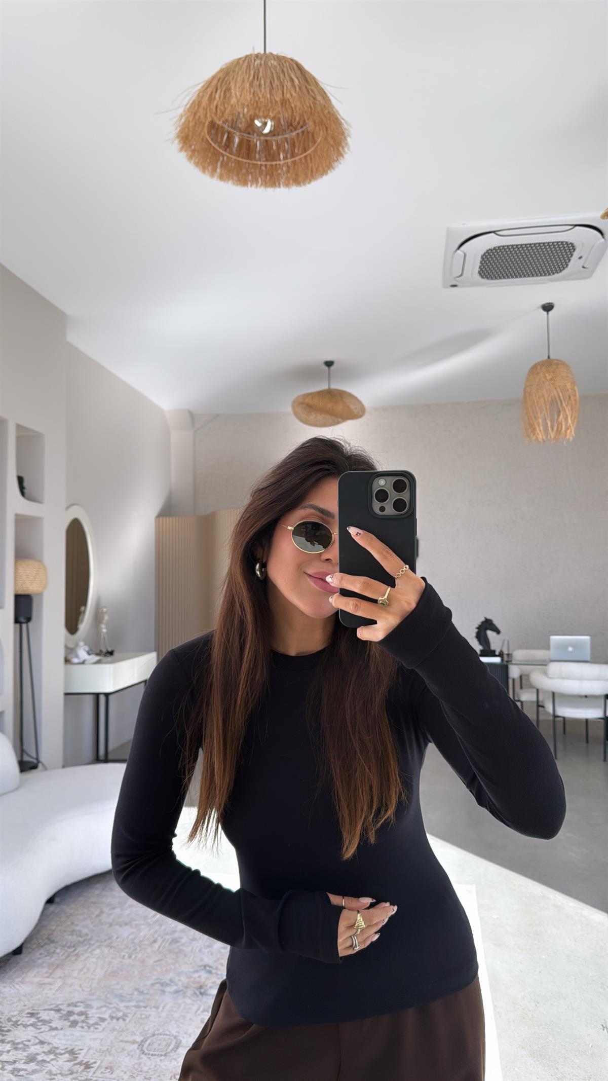 Siyah Bisiklet Yaka Parmak Geçme Bluz