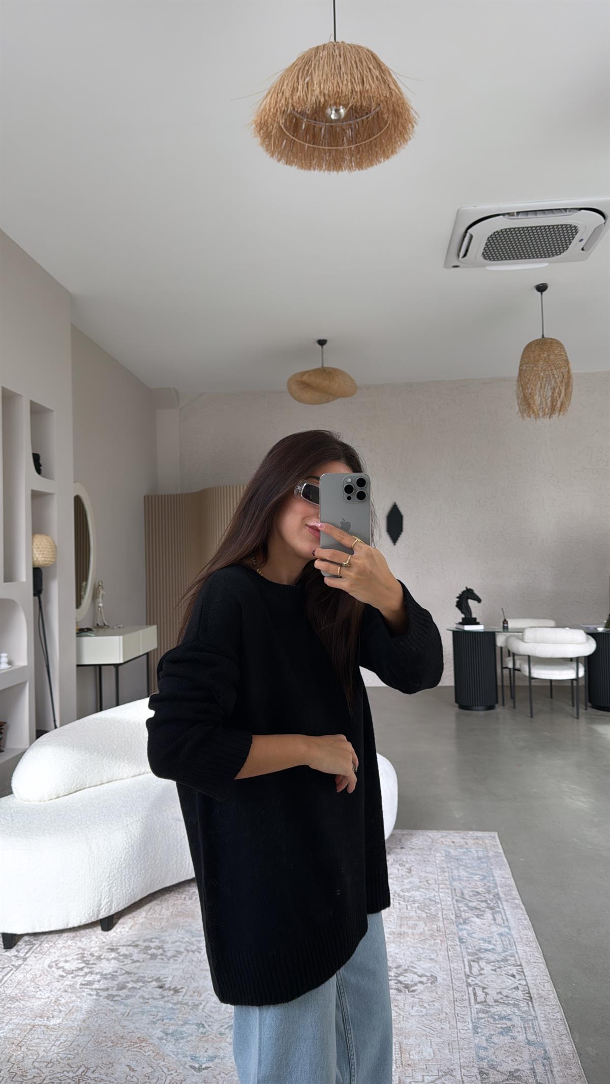 Siyah Bisiklet Yaka Yumoş Kazak