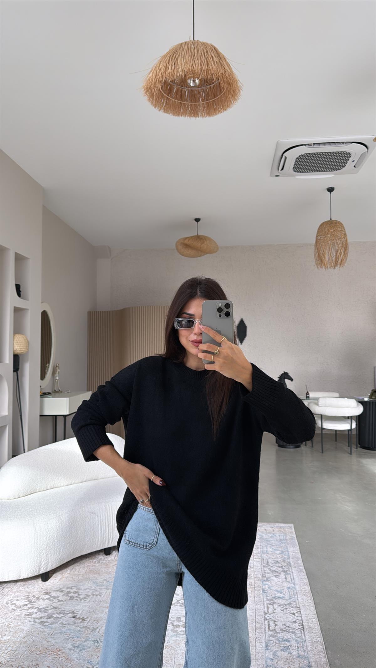 Siyah Bisiklet Yaka Yumoş Kazak