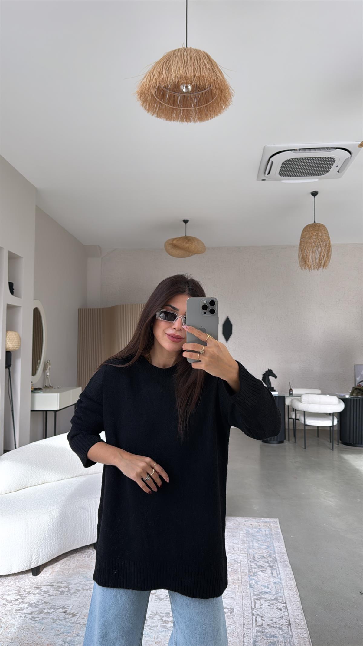 Siyah Bisiklet Yaka Yumoş Kazak