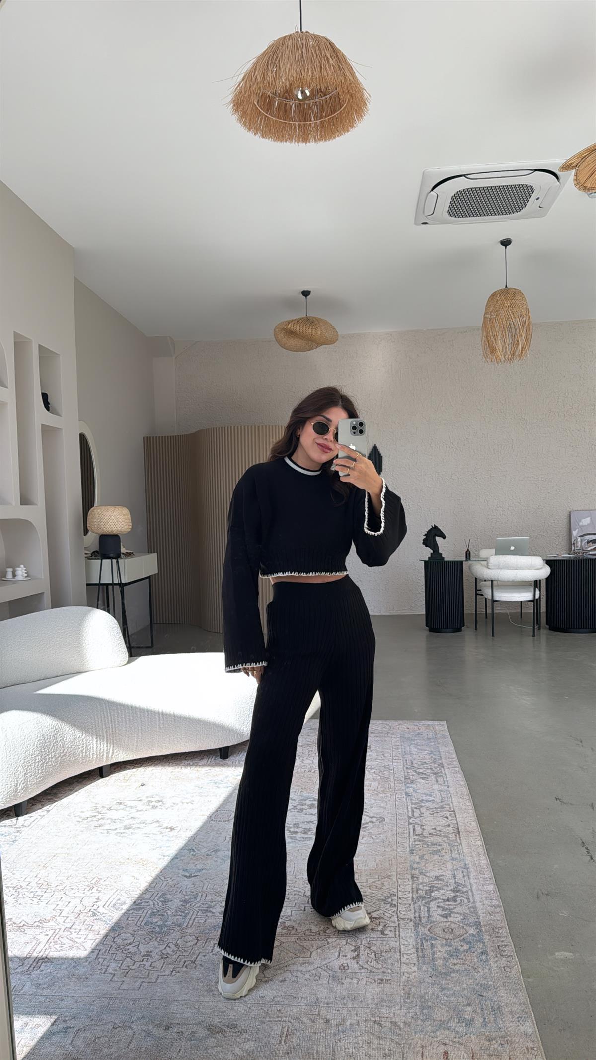 Siyah Biyeli Triko Takım