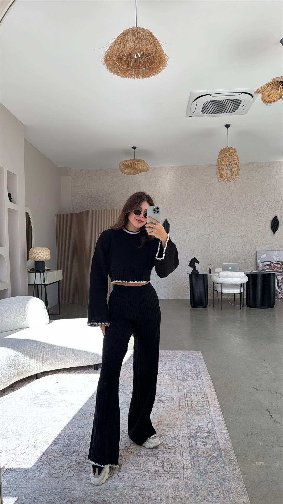 Siyah Biyeli Triko Takım