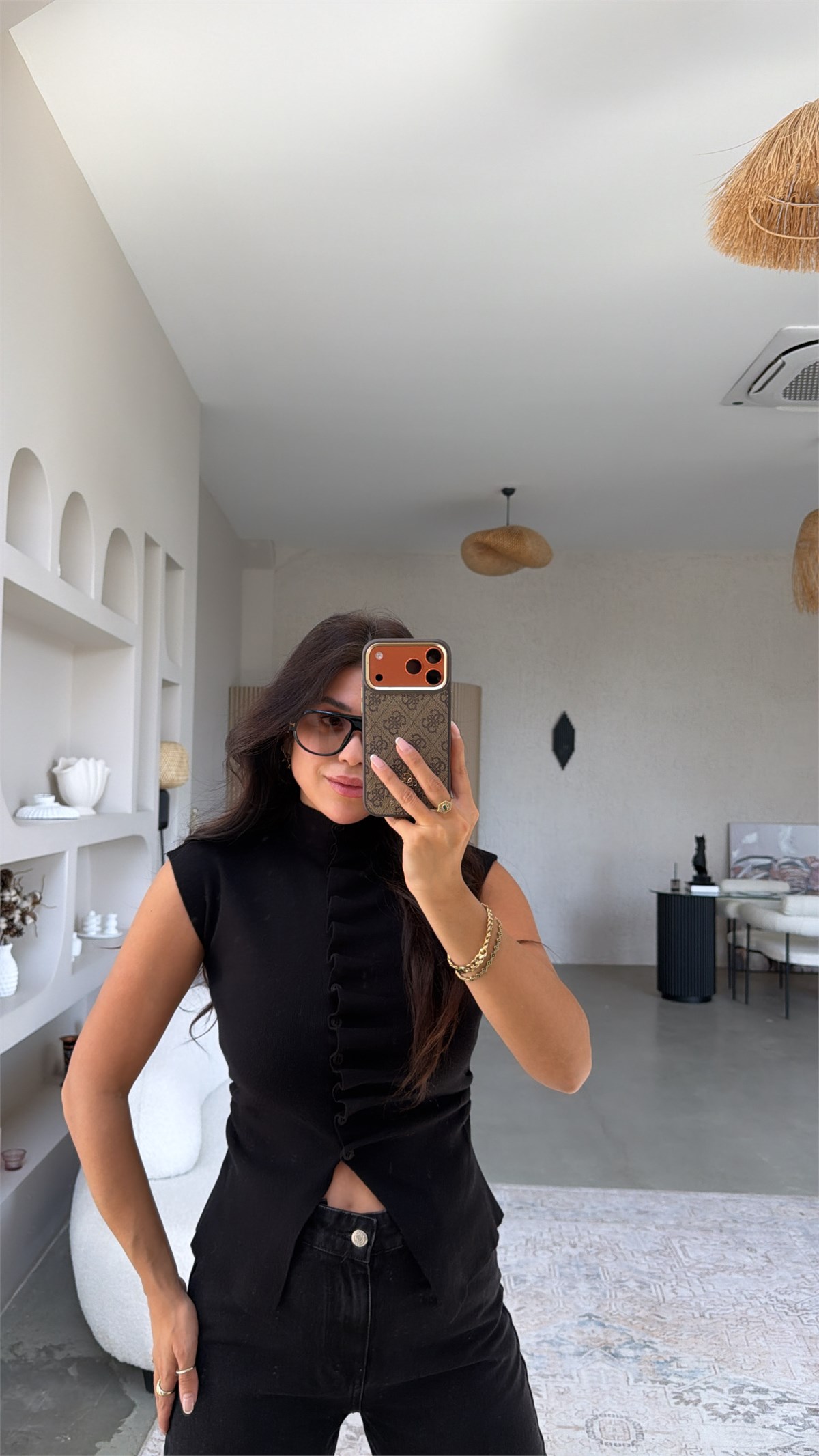 Siyah Büzgülü Düğmeli Dik Yaka Triko Bluz