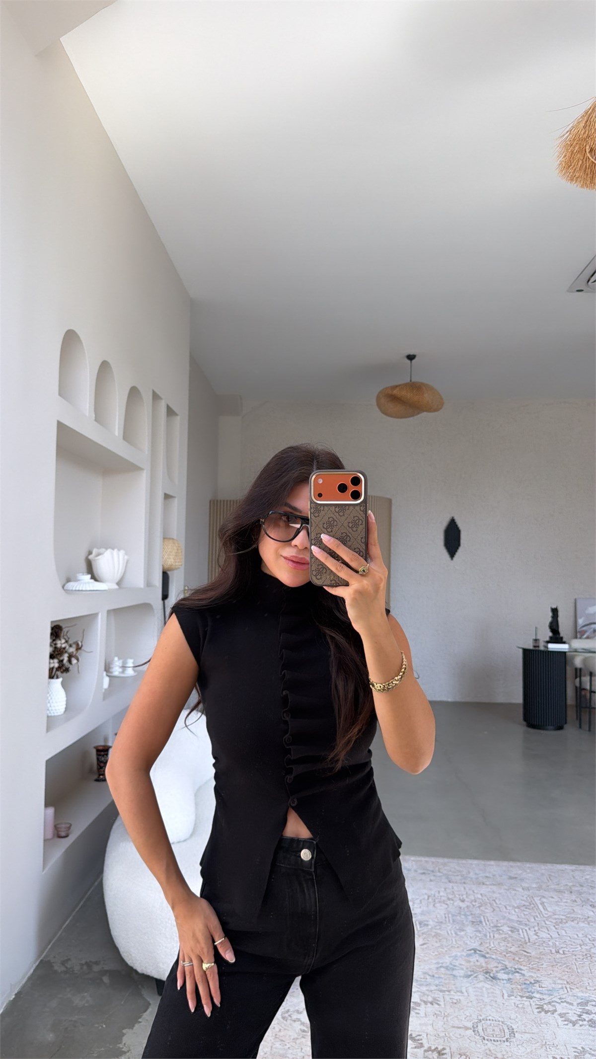 Siyah Büzgülü Düğmeli Dik Yaka Triko Bluz