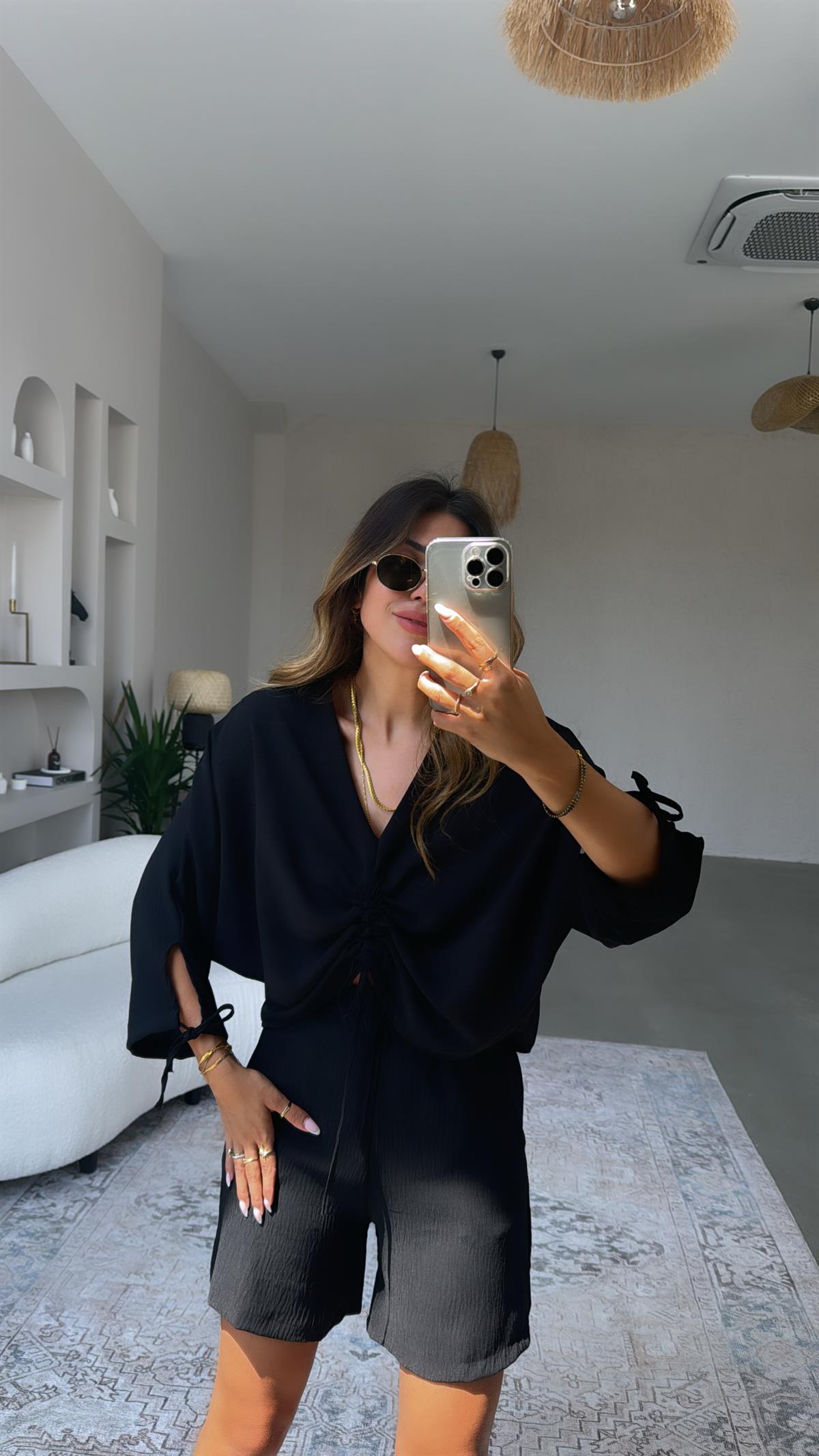 Siyah Büzgülü Tiril Bluz