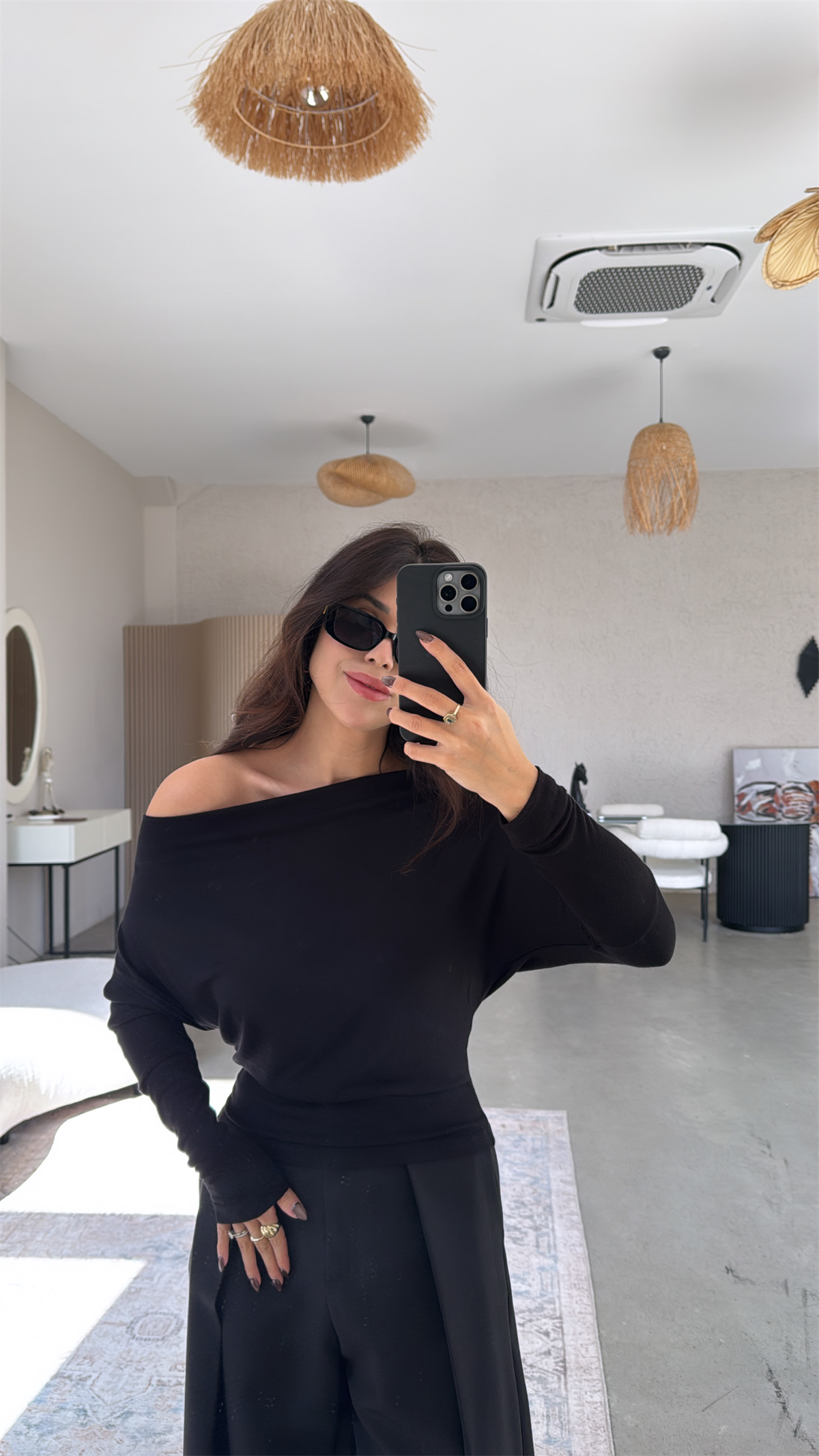 Siyah Buzzy Omzu Açık Bluz