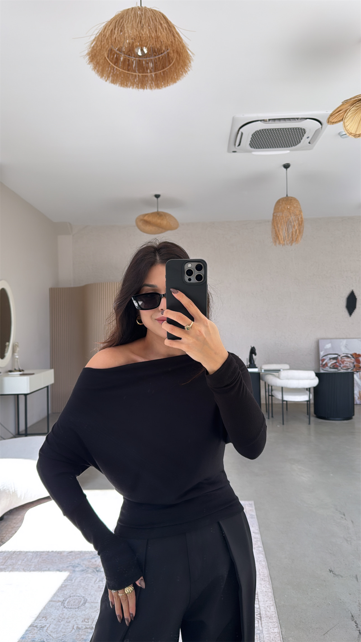 Siyah Buzzy Omzu Açık Bluz