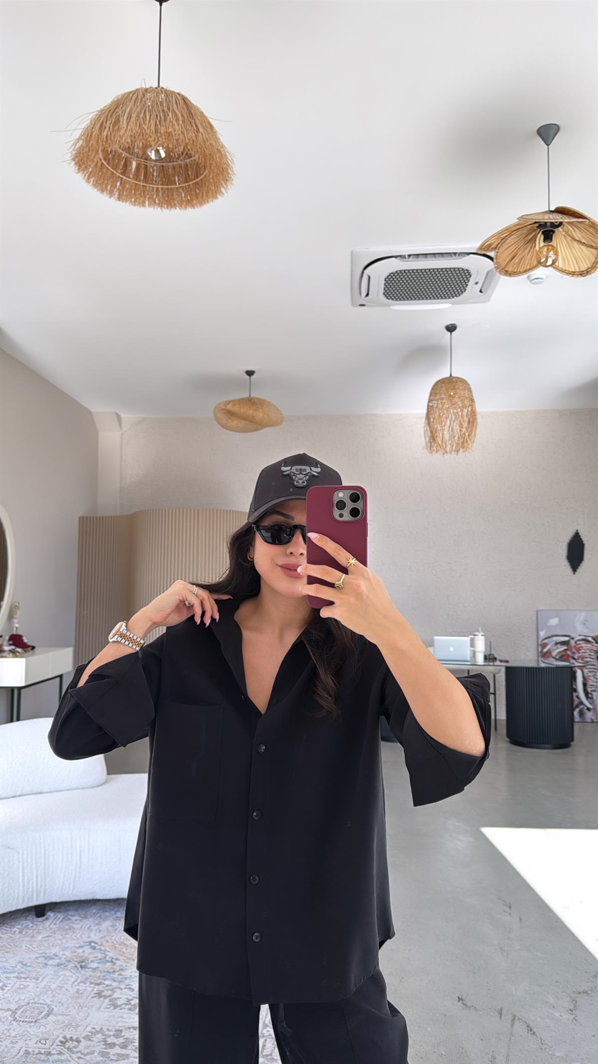 Siyah Cepli Tensel Gömlek