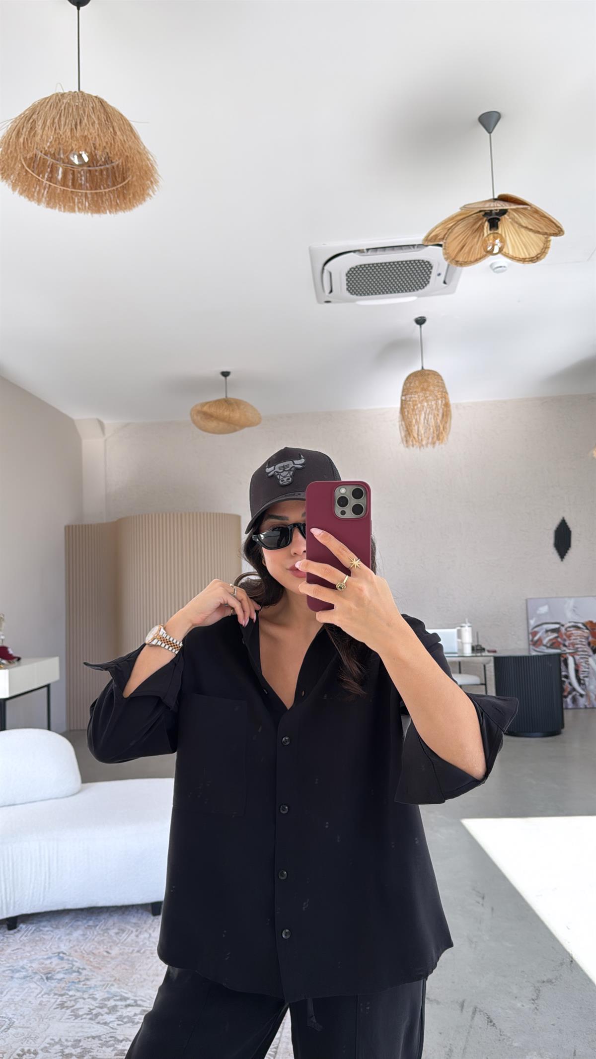 Siyah Cepli Tensel Gömlek