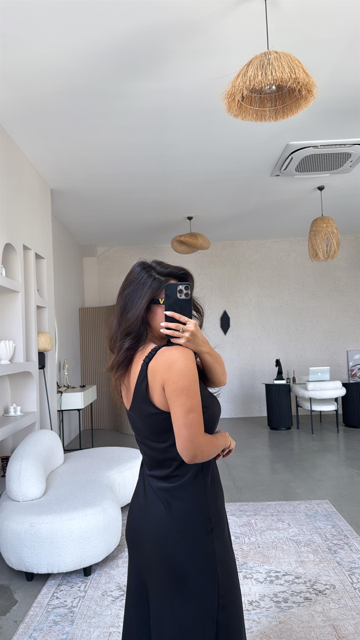 Siyah Çiçek Broşlu Premium Elbise